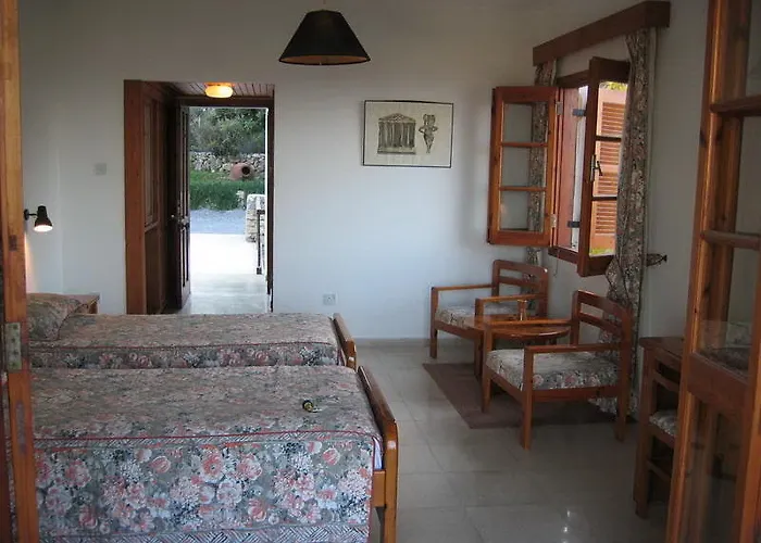 מלון Onar Village 3*