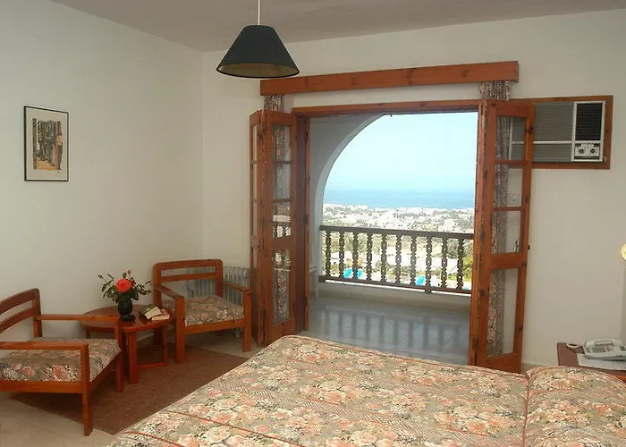 Onar Village 3* קיירניה