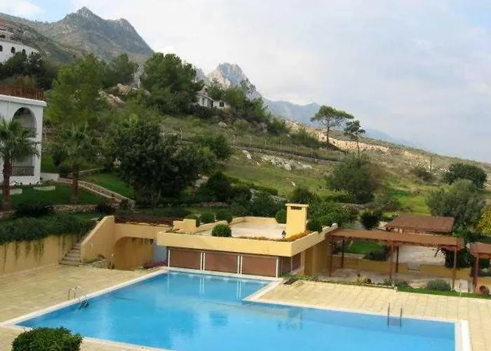 Onar Village קיירניה